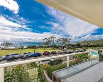 Bayview Beachfront Apartments, in town right on the beach - Byron Bay