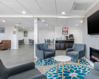 Suburban Studios At the University - Conway - Lobby