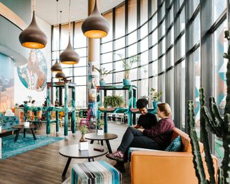 The Hague Teleport Hotel - La Haya - Lobby