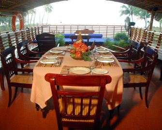Kodianthara Heritage Farmhouse - Kumarakom - Restaurant