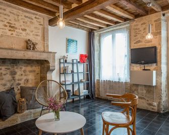 Over time, Valognes, House of character - Valognes - Sala de estar