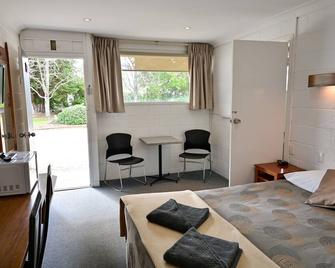 Byer Fountain Motor Inn - Holbrook - Slaapkamer