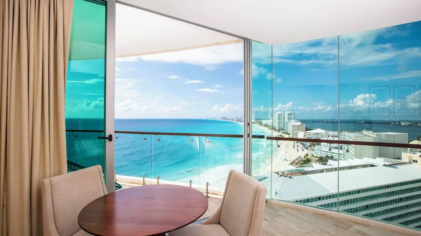 Altitude By Krystal Grand Punta Cancun