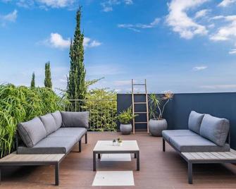 Cristiano Ronaldo Airport View - Santa Cruz - Balkon