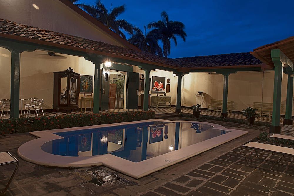 Hotel El Convento Leon Nicaragua - León - Piscina