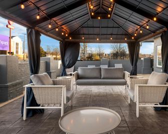 Spark by Hilton Oxford - Oxford - Patio