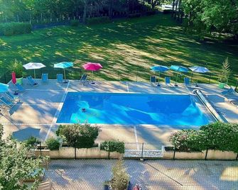 Hôtel Mercure Brive - Ussac - Pool