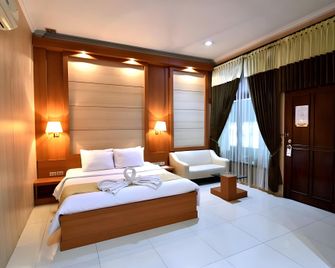Hotel Sendang Sari Batang - Pekalongan - Schlafzimmer