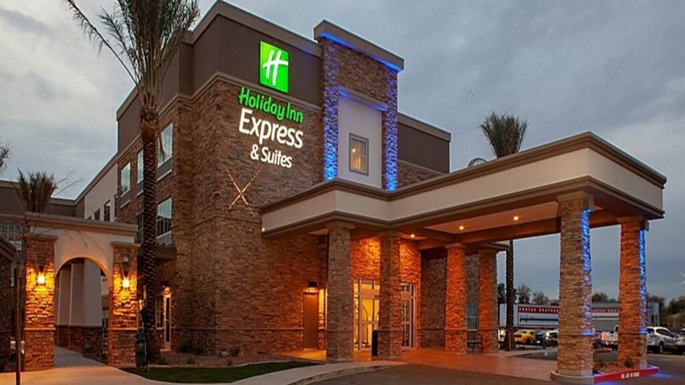Holiday Inn Express & Suites Phoenix East - Gilbert By IHG