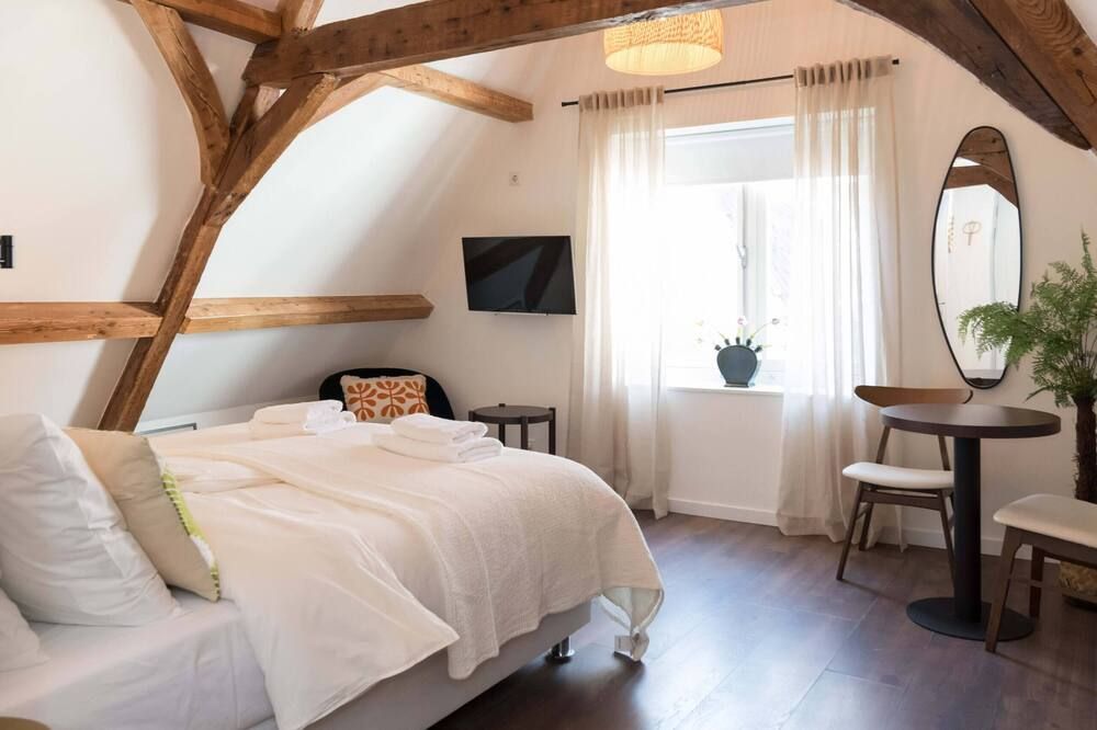 Six Boutique Hotel - Romantic Attic Room - Haarlem - Bedroom