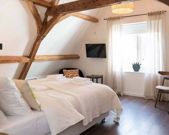 Six Boutique Hotel - Romantic Attic Room - Haarlem - Bedroom