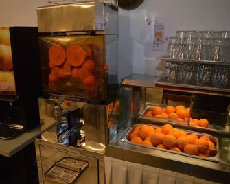 Boardinghaus Zu Coburg Residenz - Coburg - Buffet