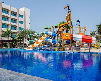 Radisson Blu Hotel, Sohar - Sohar - Pool
