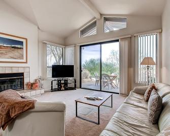 Borrego Springs Hideaway Pool Table, Mtn Views! - Borrego Springs - Wohnzimmer