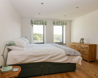 Moon Lizard - Plymouth - Bedroom