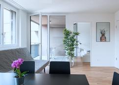 Hitrental Messe Apartments - Basel - Living room