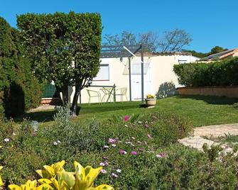 In Provence, beautiful independent studio, fully equipped - Rognac - Extérieur