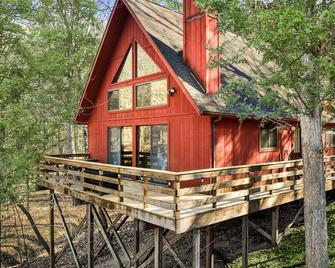 Chalet w Huge Deck, Grill, WiFi, Mins to Bryce! - Basye