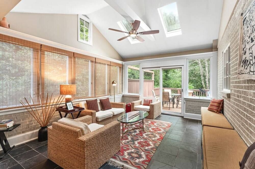 6 Bedroom Family Home Near Emory & Cdc - אטלנטה - סלון