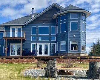 Alaskan Timberframe Retreat, Family-sized, Panoramic Views, Fire Pit & Privacy - Anchor Point - Building