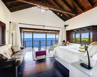 Seaside Jamaican Villa - 5 Bedrooms - Oracabessa - Bedroom