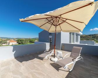 Roxani Residential Complex - Ofrinio - Balcony