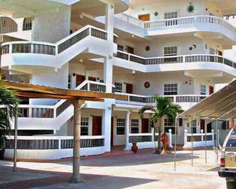 Las Palmas Hotel - Corozal - Edifício