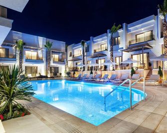 Pefki Deluxe Residences - Pefkochori - Bazén