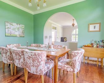 Charming Farmhouse on 11 acres - Crockett - Comedor