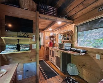 Cozy Beavercreek Cabin Retreat – Smoky Mountain Serenity Awaits! - Newport