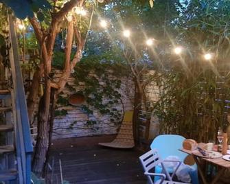 Appartment mit Eigenen Garten in Schwabing - Munich - Patio