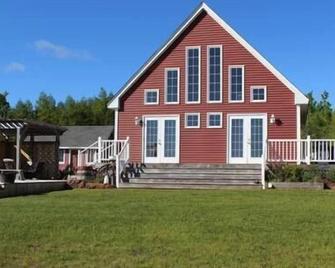 Kayes Cottage - water view - Georgetown - Building