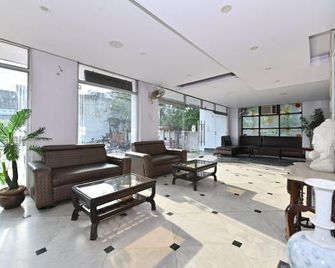 Hotel Amber - Lucknow - Lobby