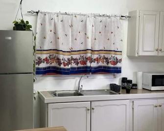 Cozy Quarters Tobago - Scarborough - Kitchen