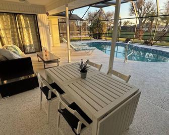 Peaceful Retreat Near The Golf - Rotunda West - Pool