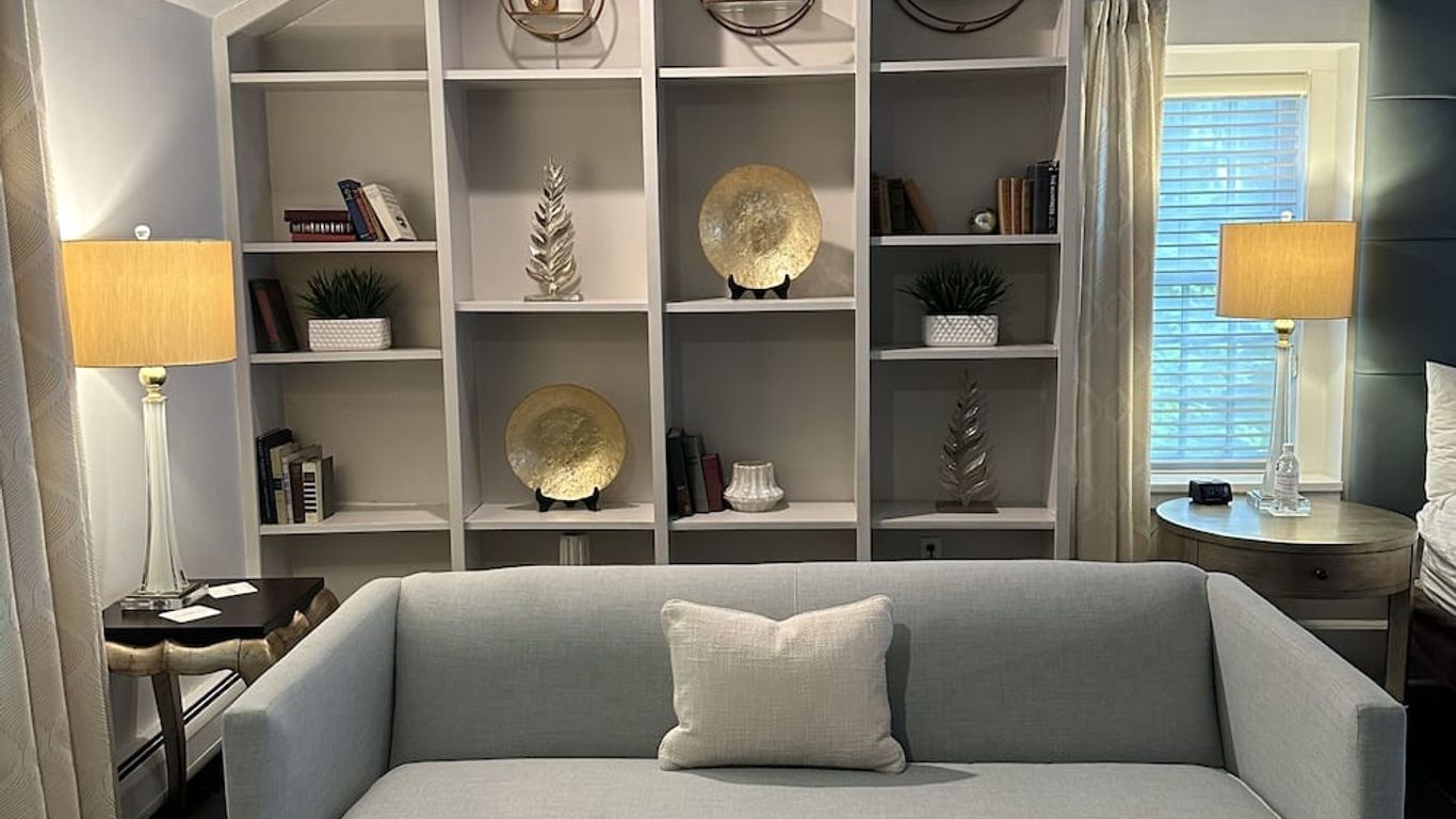 Butter milk falls inn