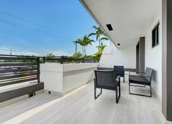 Stunning 4BD Duplex Parking Close to Coral Gables - South Miami - Μπαλκόνι