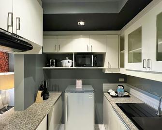 Kl Serviced Residences Managed By Hii - Makati - Kitchen