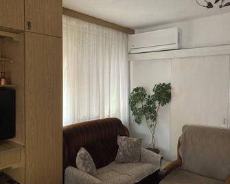 Charming apartment in welcoming Struga with AC - Struga - Obývací pokoj