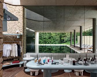 Cowley Manor Experimental - Cheltenham
