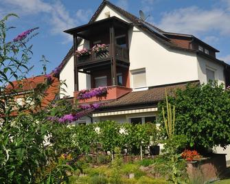 Apartment 3, 40 sqm, 1 bedroom, living room with kitchenette, balcony, max. 2 persons - Bad Soden-Salmünster - Gebäude