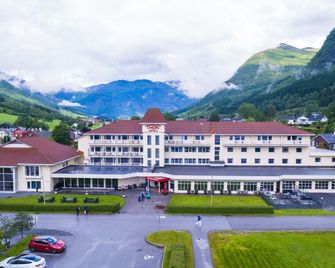 Grand Hotel Skei - Unike Hoteller - Skei - Building