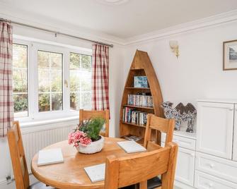 Sea View Cottage - Menai Bridge - Dining room