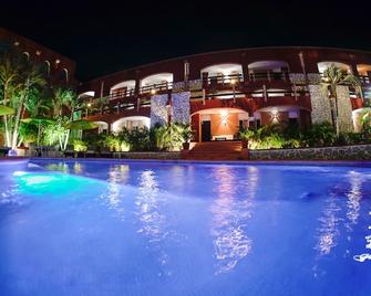 Hotel Zihua Caracol - Ixtapa Zihuatanej - Zwembad