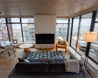 High rise Apartment - Vancouver - Living room