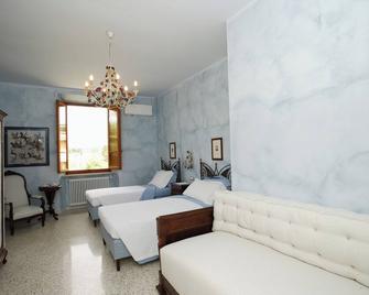 Ampia villa con parco a Sansepolcro - Sansepolcro - Camera da letto