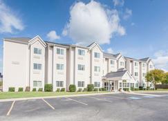 Microtel Inn & Suites by Wyndham Rogers - Rogers - Κτίριο