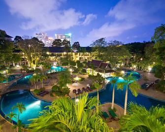 منتجع غرين بارك باتايا - باتايا - حوض السباحة