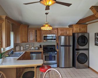Winnisquam Cozy Cabin w-Sandy Beach & Boat Dock - Tilton - Keuken
