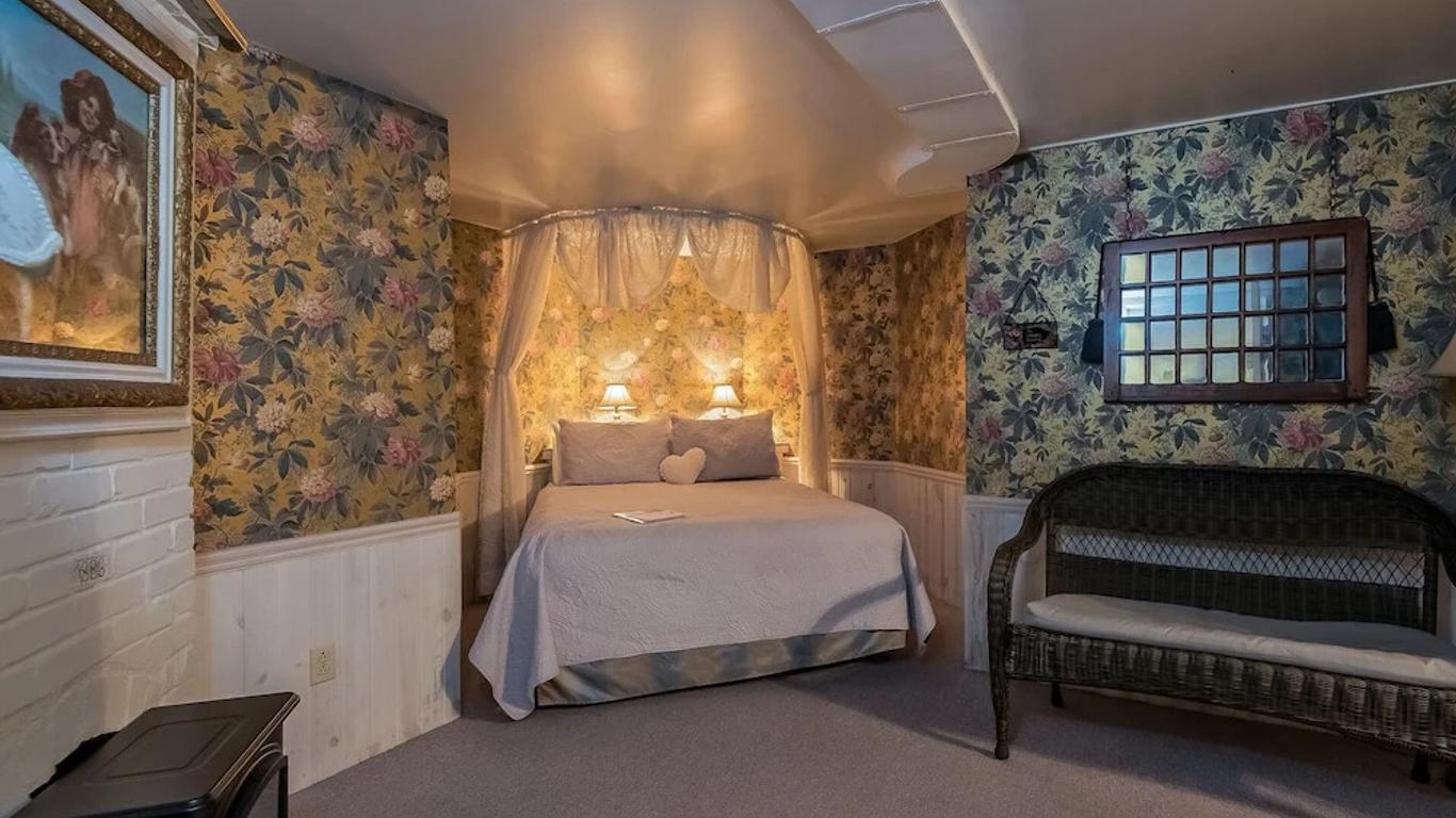 Kingsley House Bed & Breakfast - Full Home